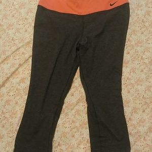 Nike Fri Fit Capri